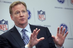 GE CEO And NFL Commissioner Goodell Announce Initiative To Study Concussions